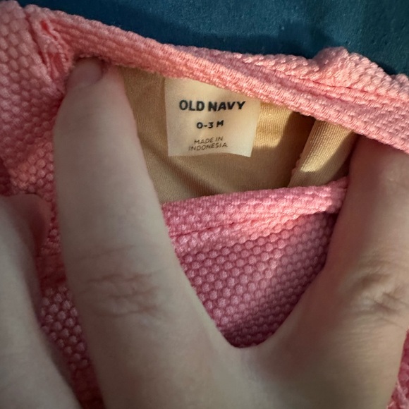 Baby bathing suit 0-3 Old Navy - Picture 3 of 3